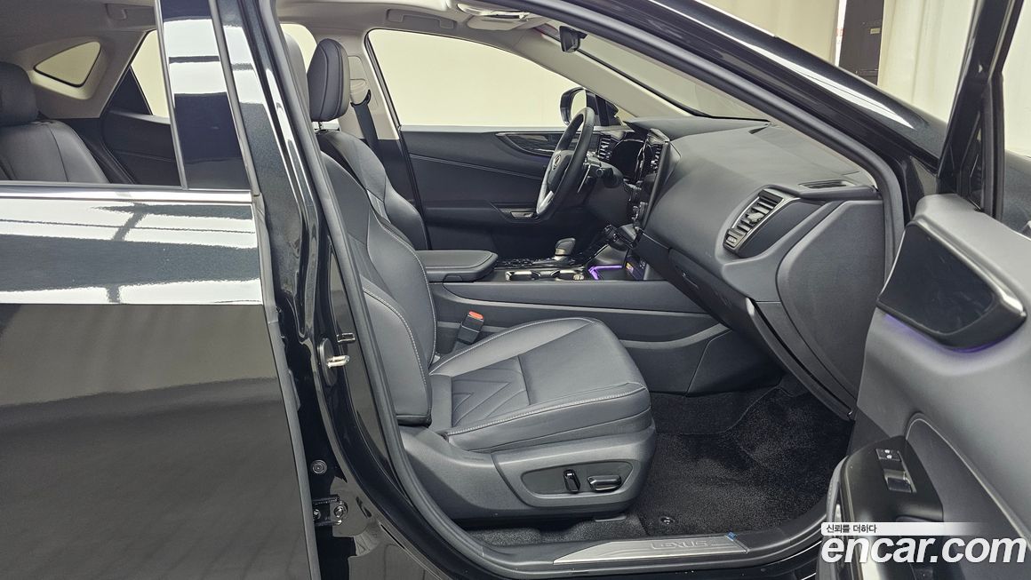 Lexus NX 2025