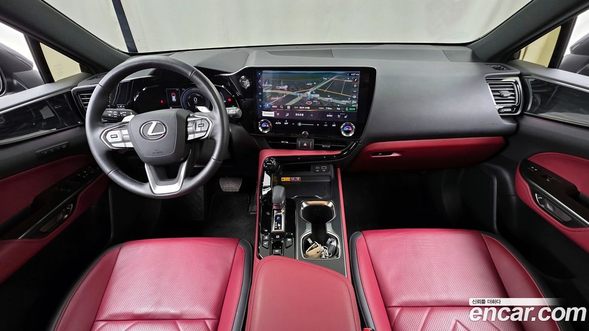 Lexus NX 2025