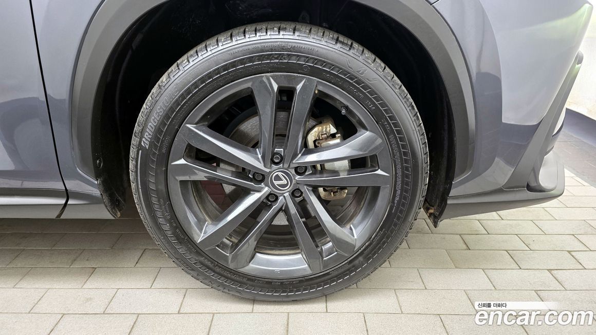 Lexus NX 2025