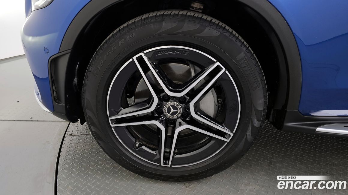 Mercedes-Benz GLC-Class 2023