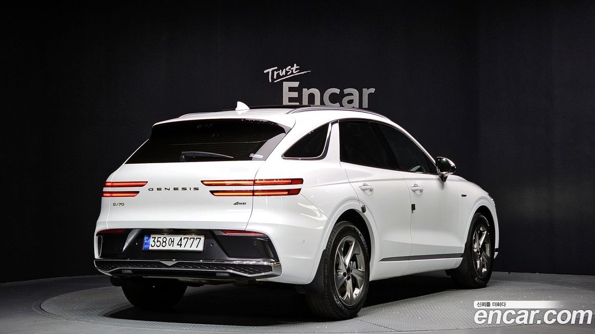 Genesis GV70 2025