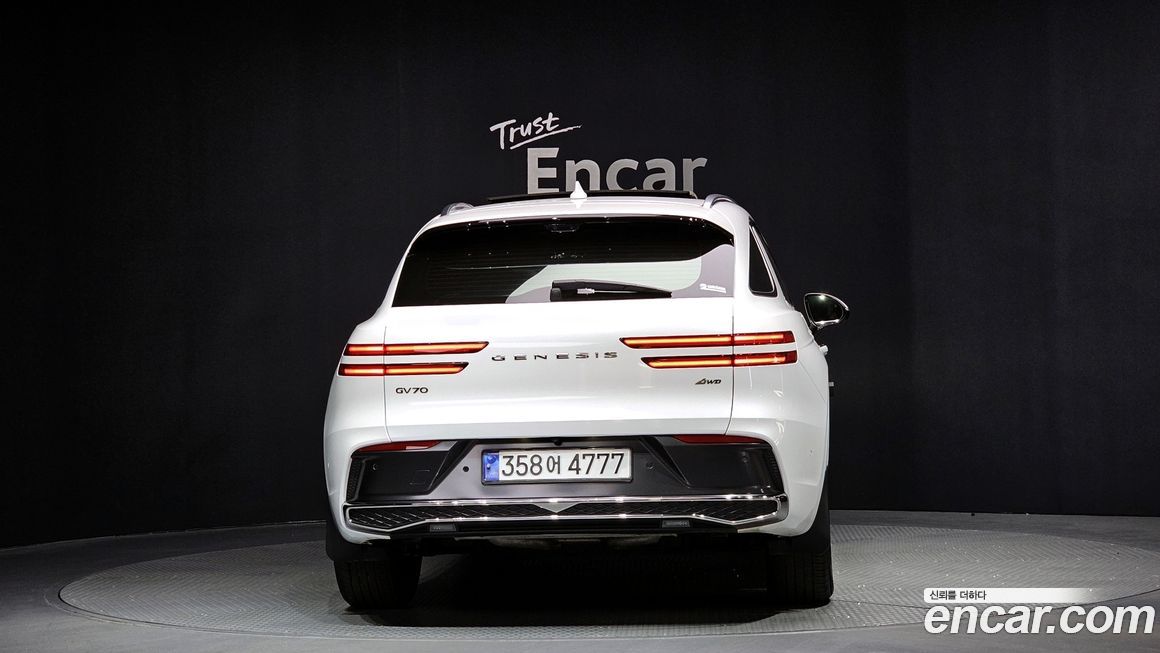 Genesis GV70 2025
