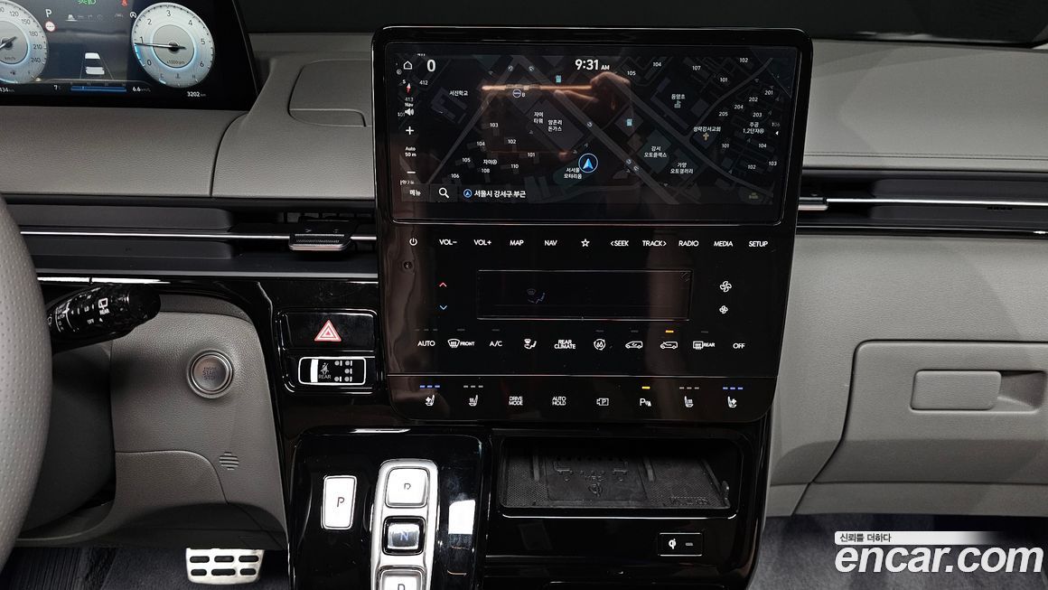 Hyundai Staria 2025