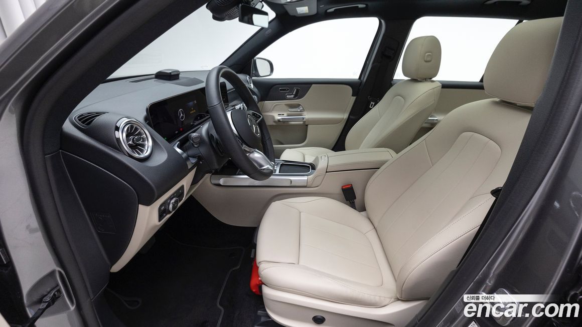 Mercedes-Benz EQB 2026