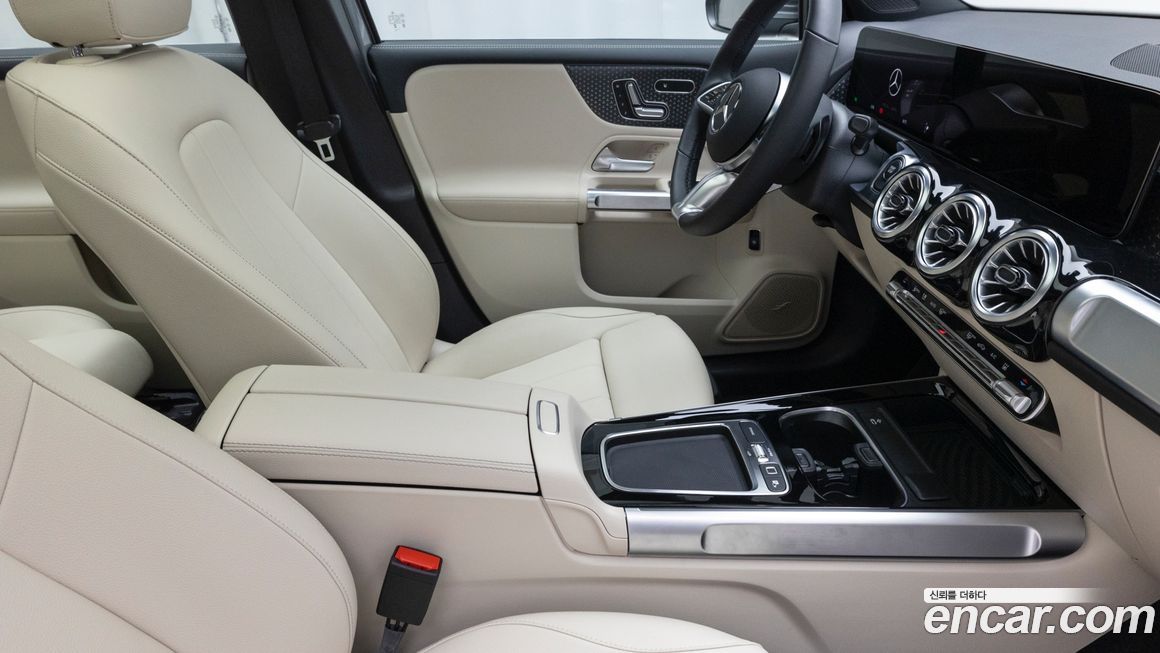 Mercedes-Benz EQB 2026