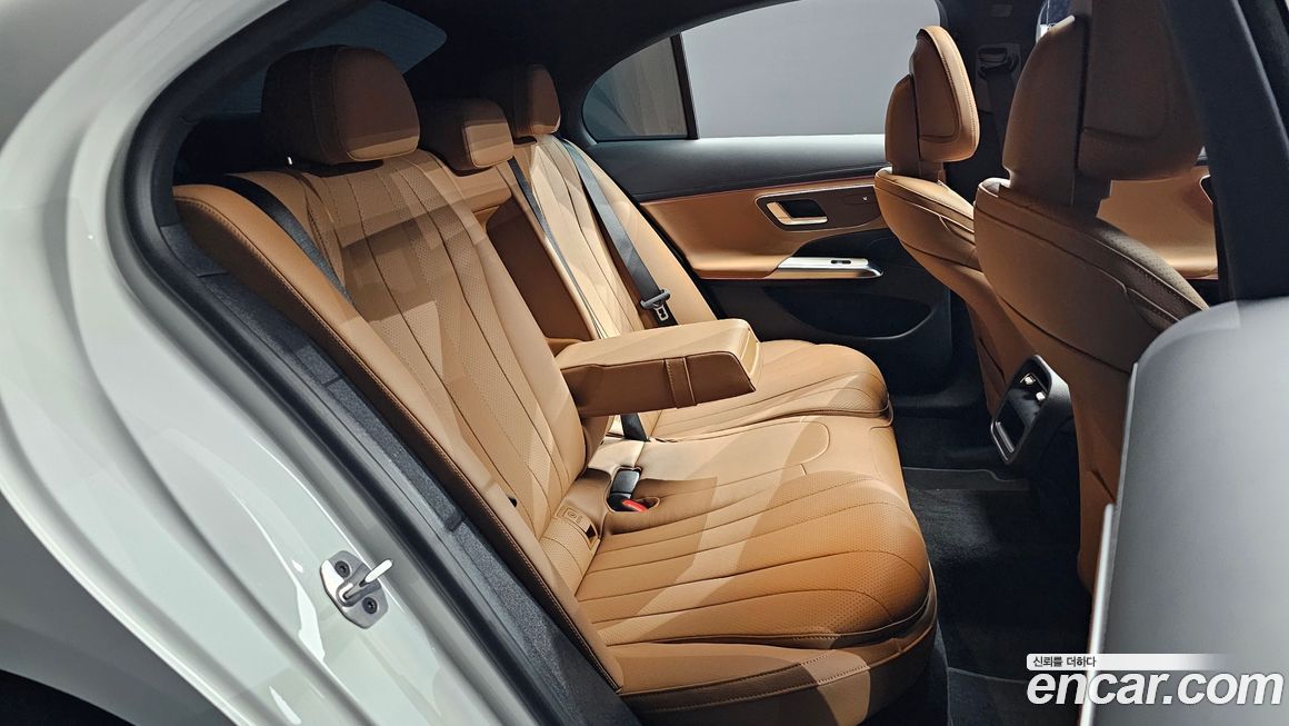 Mercedes-Benz E-Class 2025