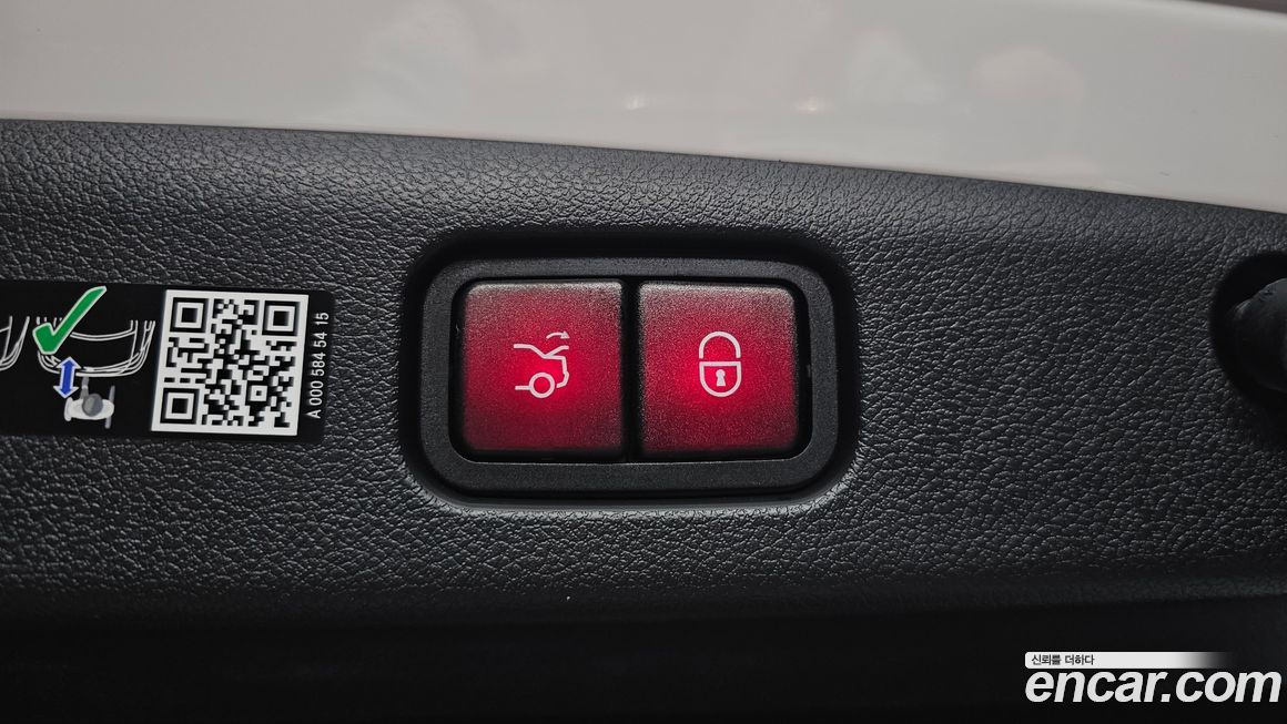 Mercedes-Benz E-Class 2025