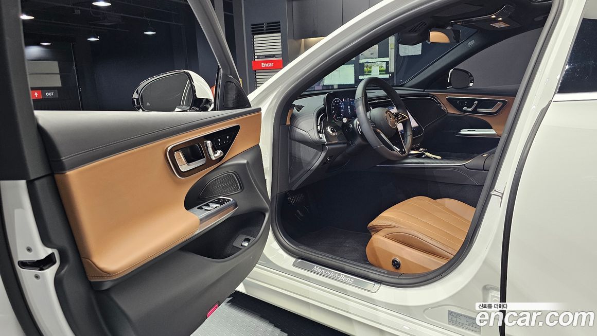 Mercedes-Benz E-Class 2025