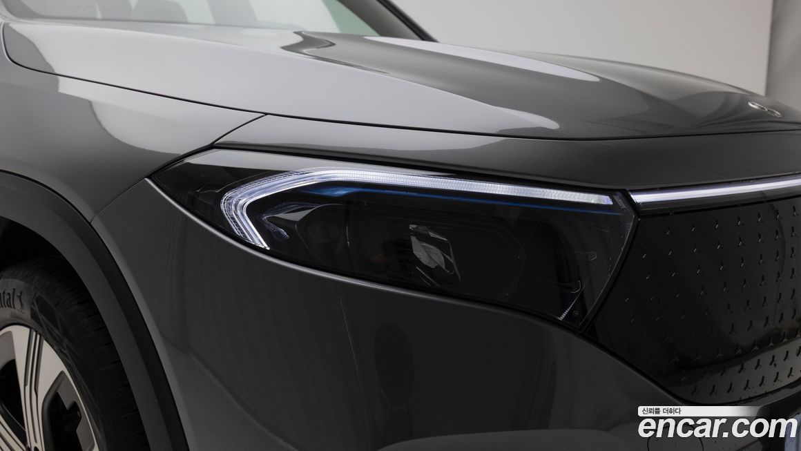 Mercedes-Benz EQB 2026
