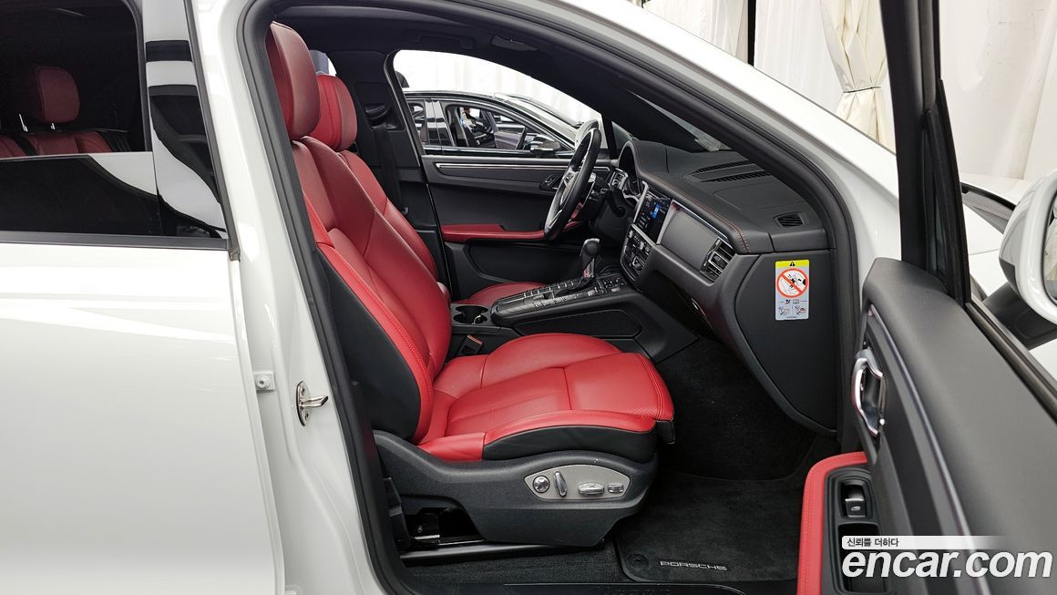 Porsche Macan 2021