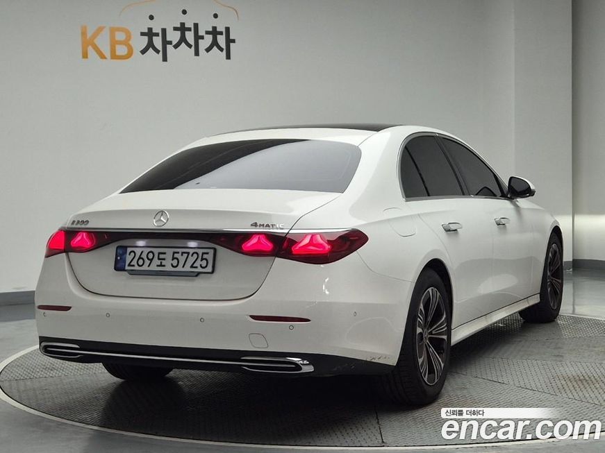 Mercedes-Benz E-Class 2024