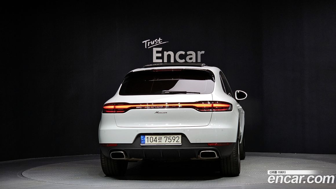 Porsche Macan 2021