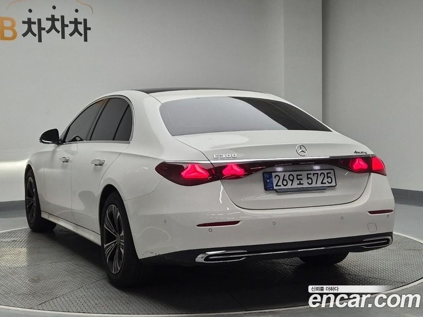 Mercedes-Benz E-Class 2024