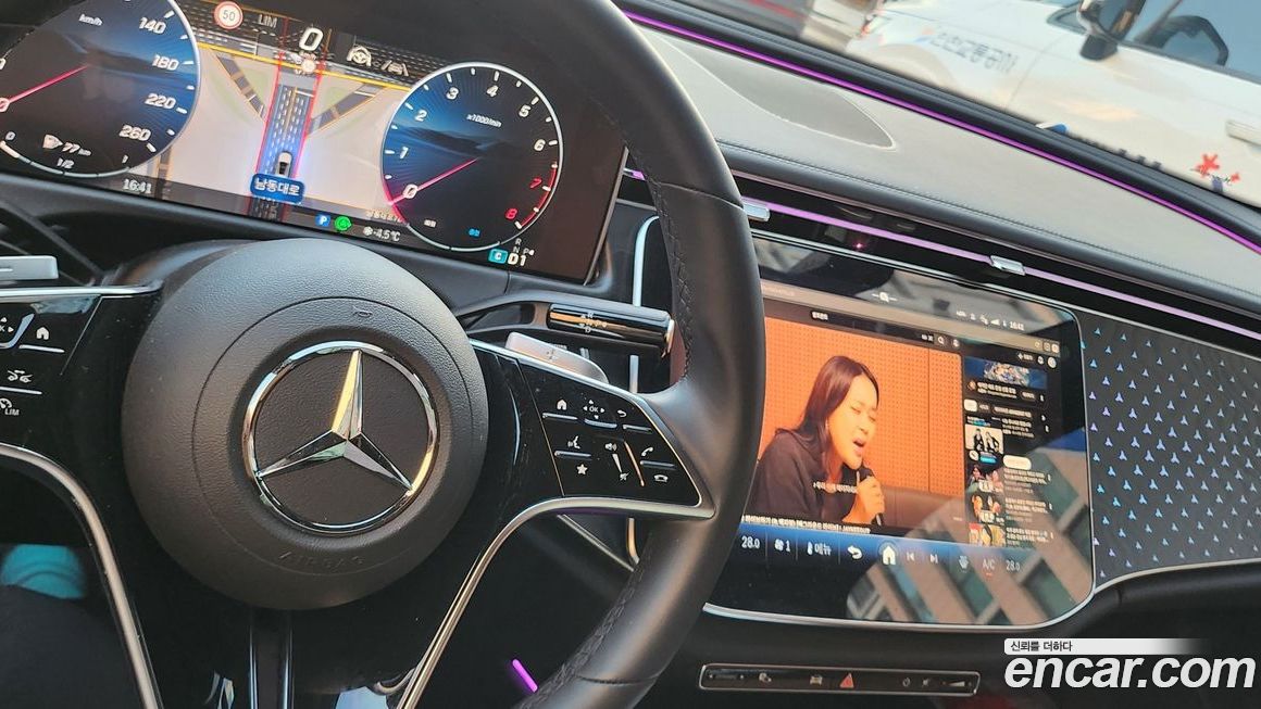 Mercedes-Benz E-Class 2024