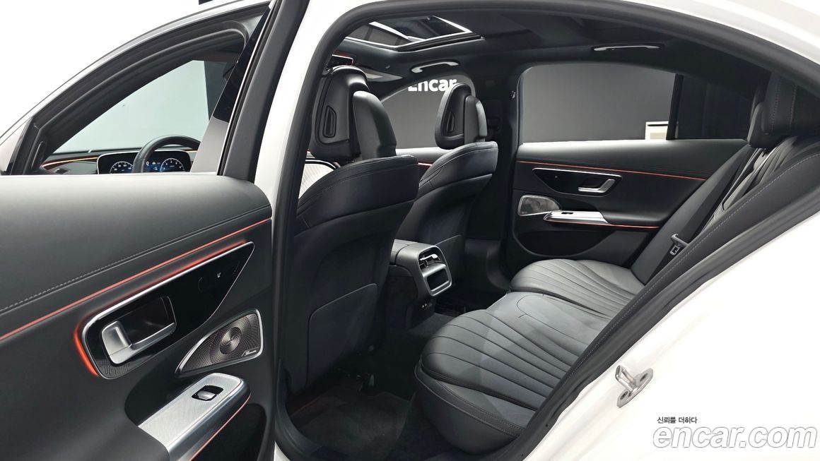 Mercedes-Benz E-Class 2025