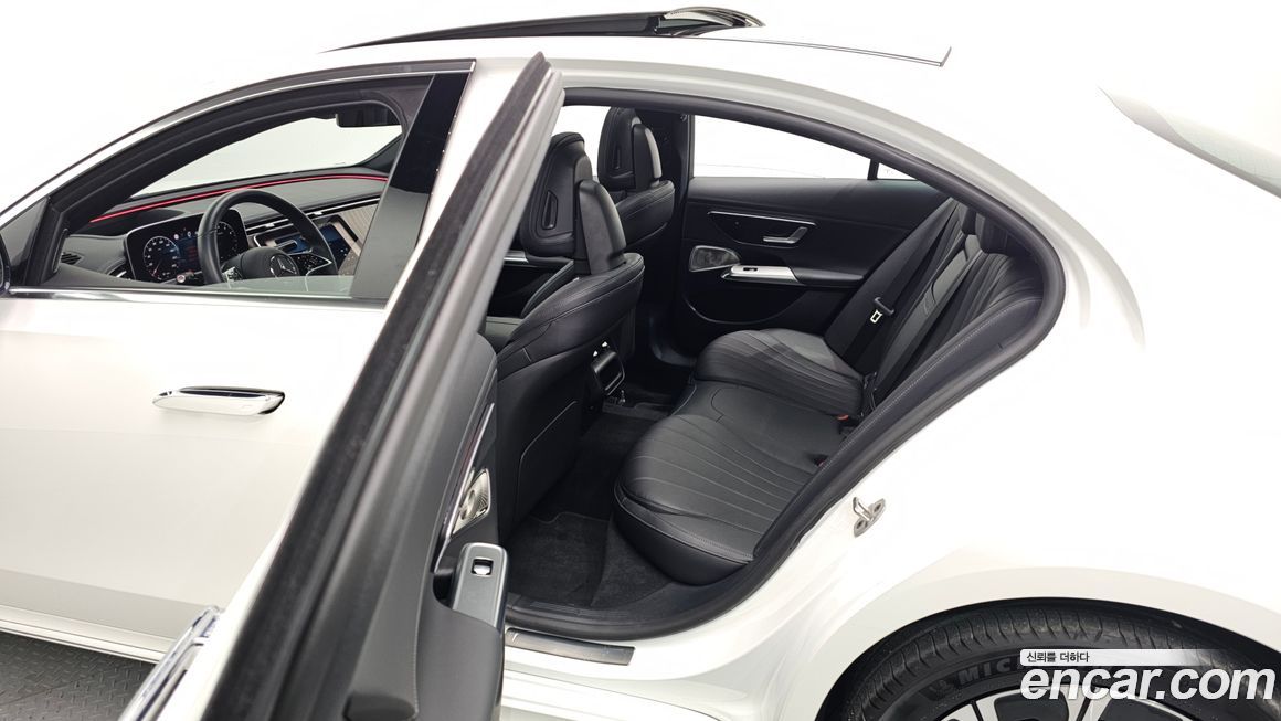 Mercedes-Benz E-Class 2025