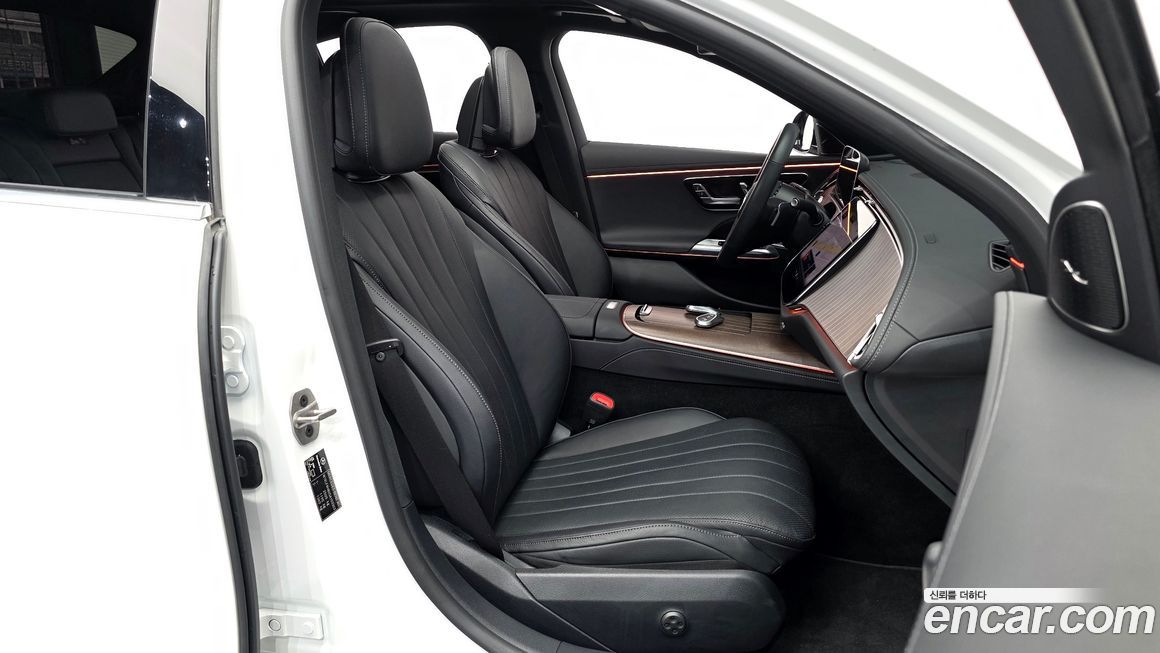 Mercedes-Benz E-Class 2025