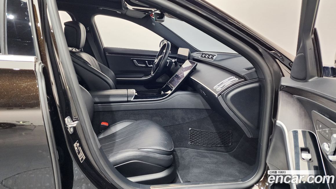 Mercedes-Benz S-Class 2021