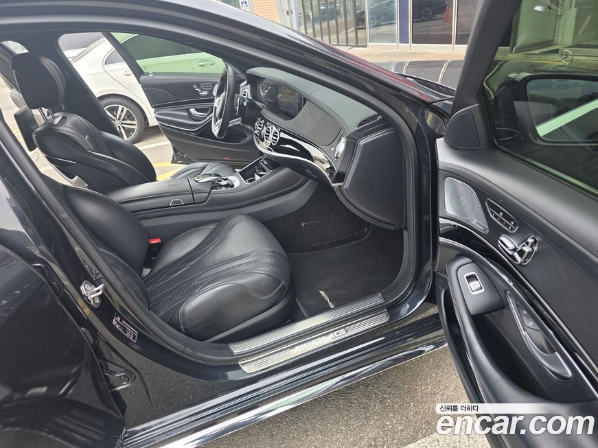 Mercedes-Benz S-Class 2020