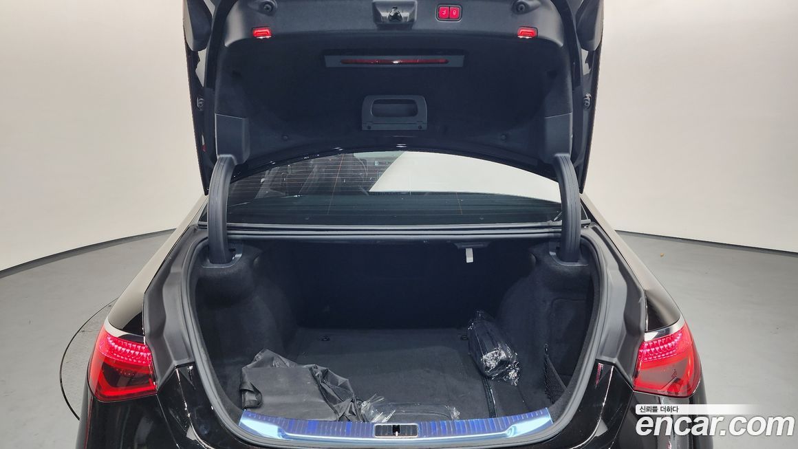 Mercedes-Benz S-Class 2021