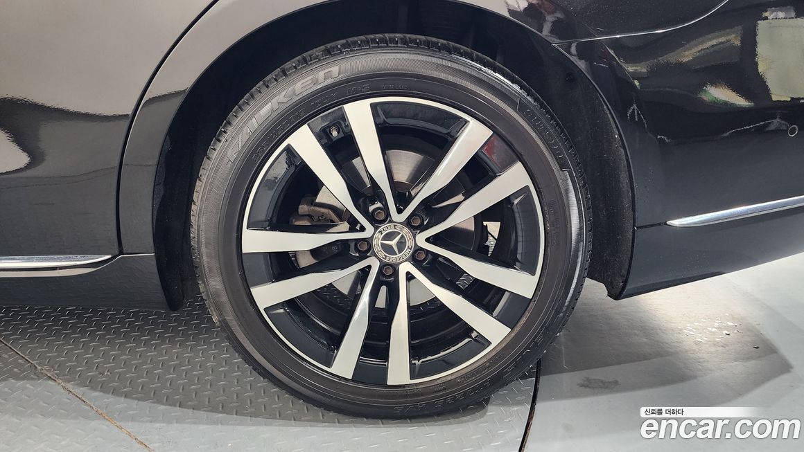 Mercedes-Benz S-Class 2021