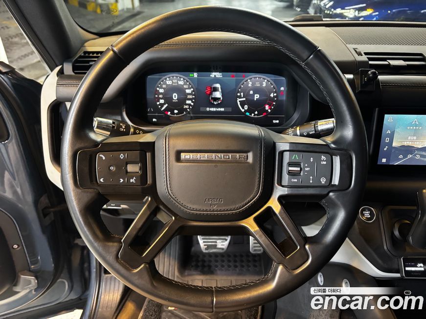 Land Rover Defender 2022