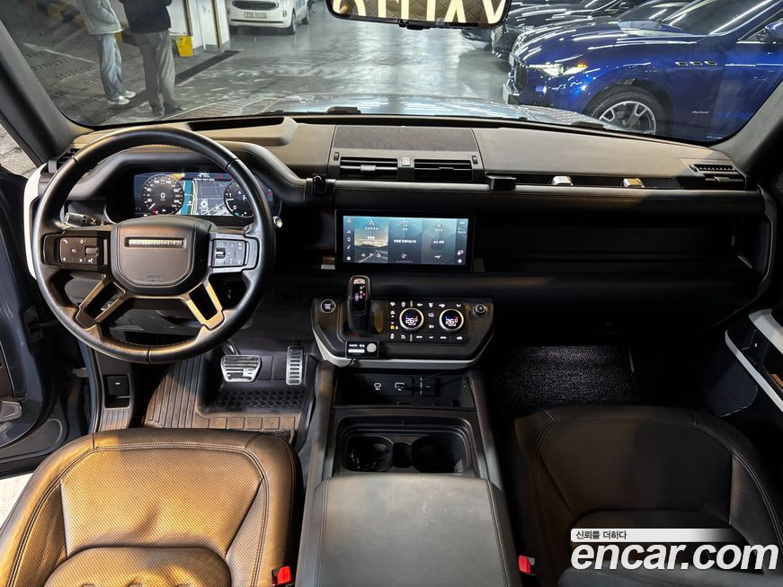 Land Rover Defender 2022