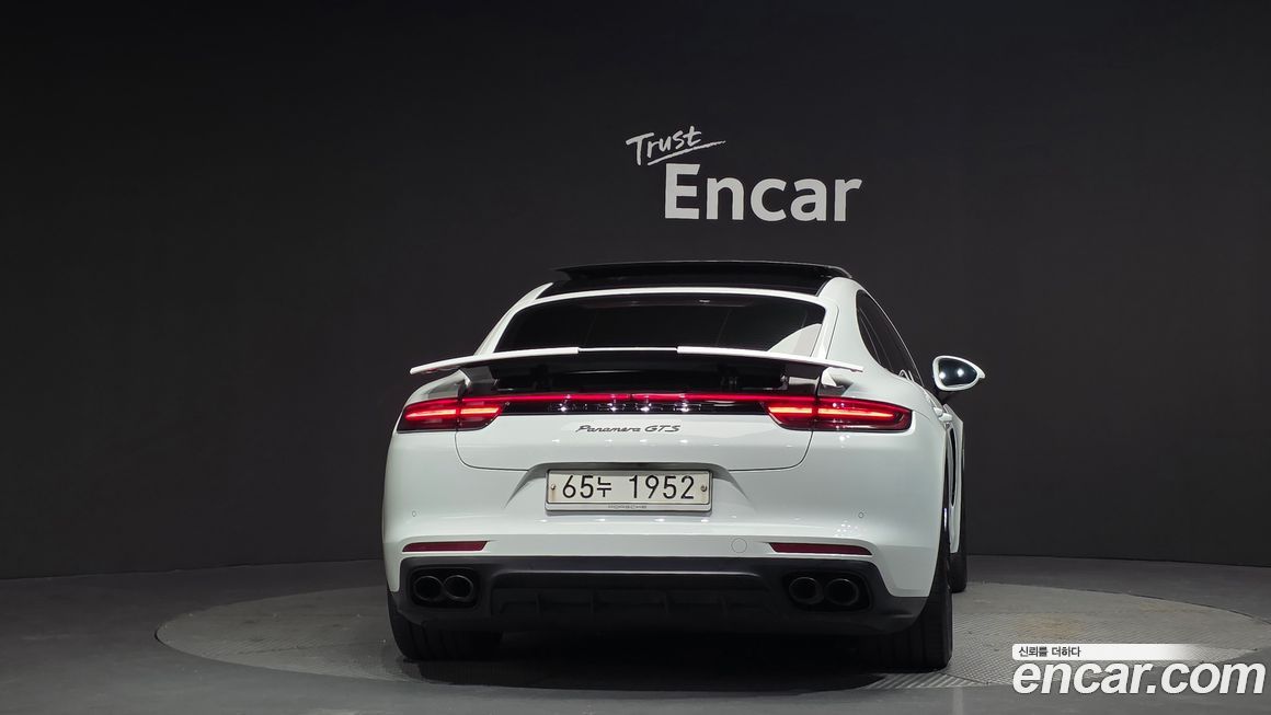 Porsche Panamera 2019