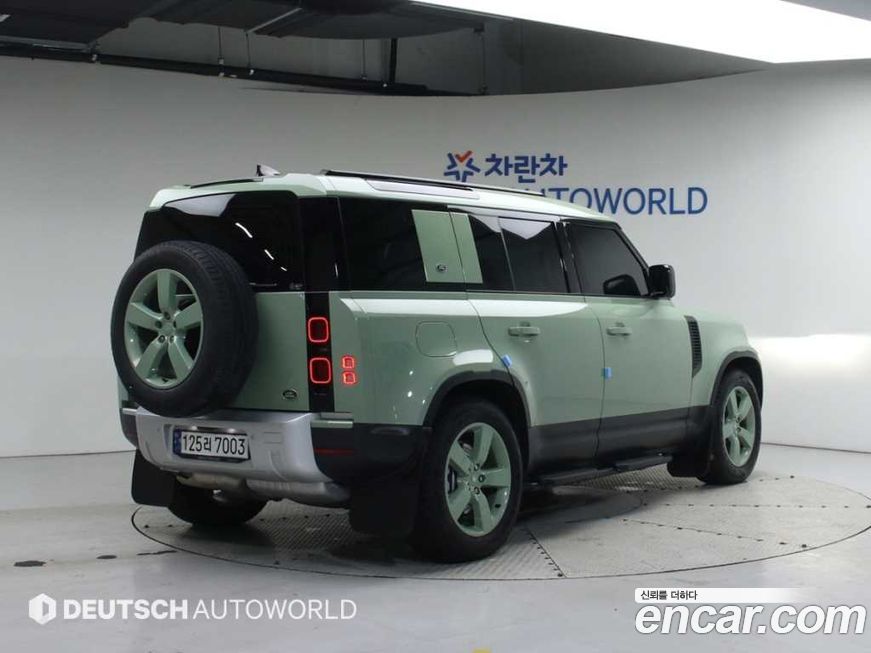 Land Rover Defender 2023