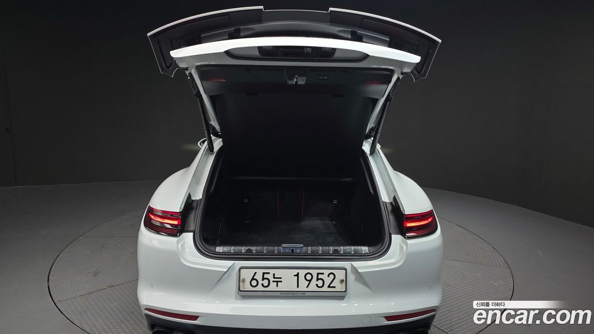 Porsche Panamera 2019