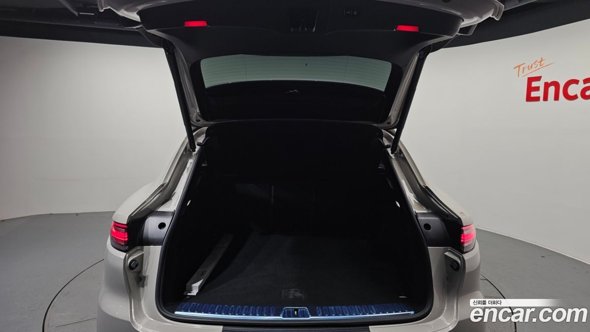 Porsche Cayenne 2021