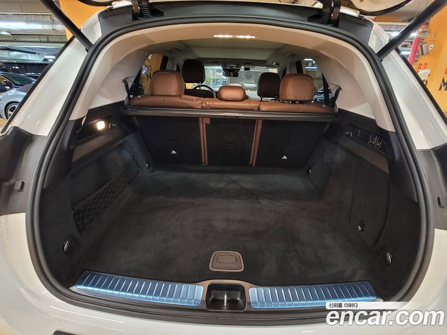 Mercedes-Benz GLE-Class 2025