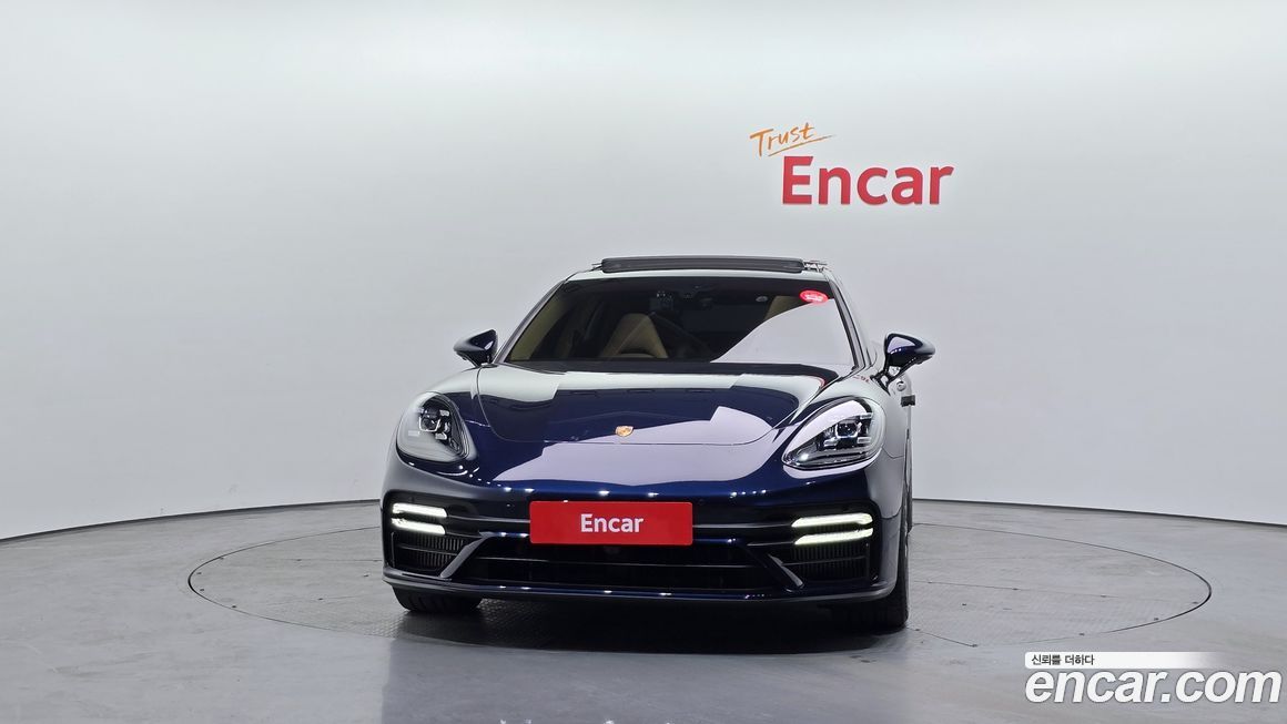 Porsche Panamera 2021