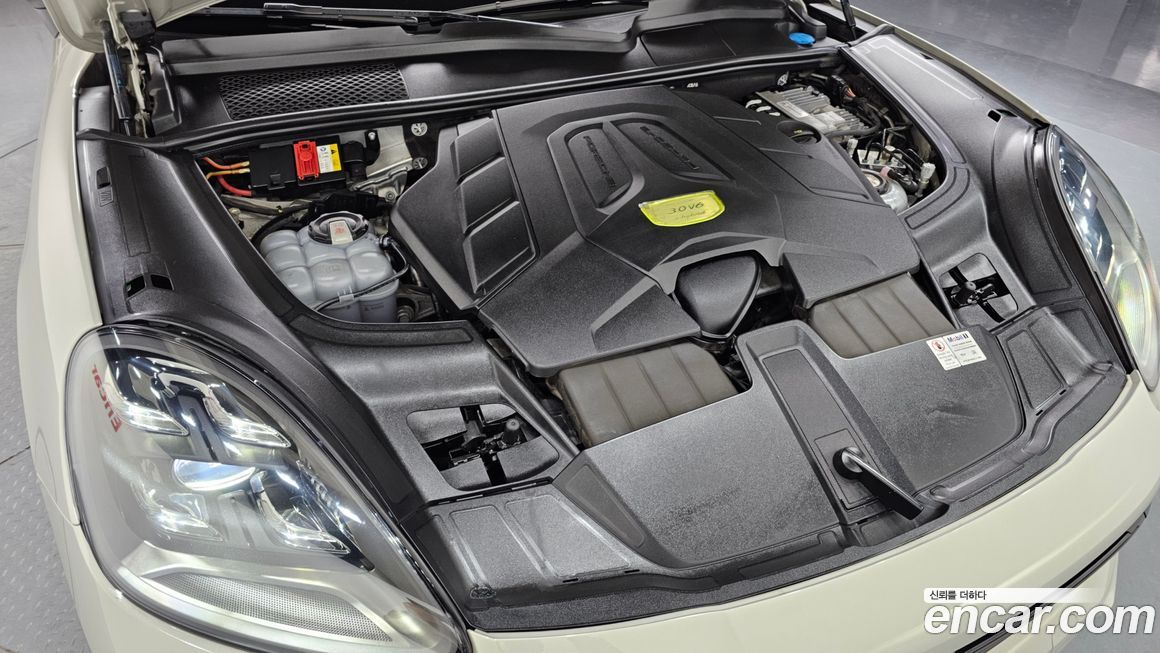 Porsche Cayenne 2021