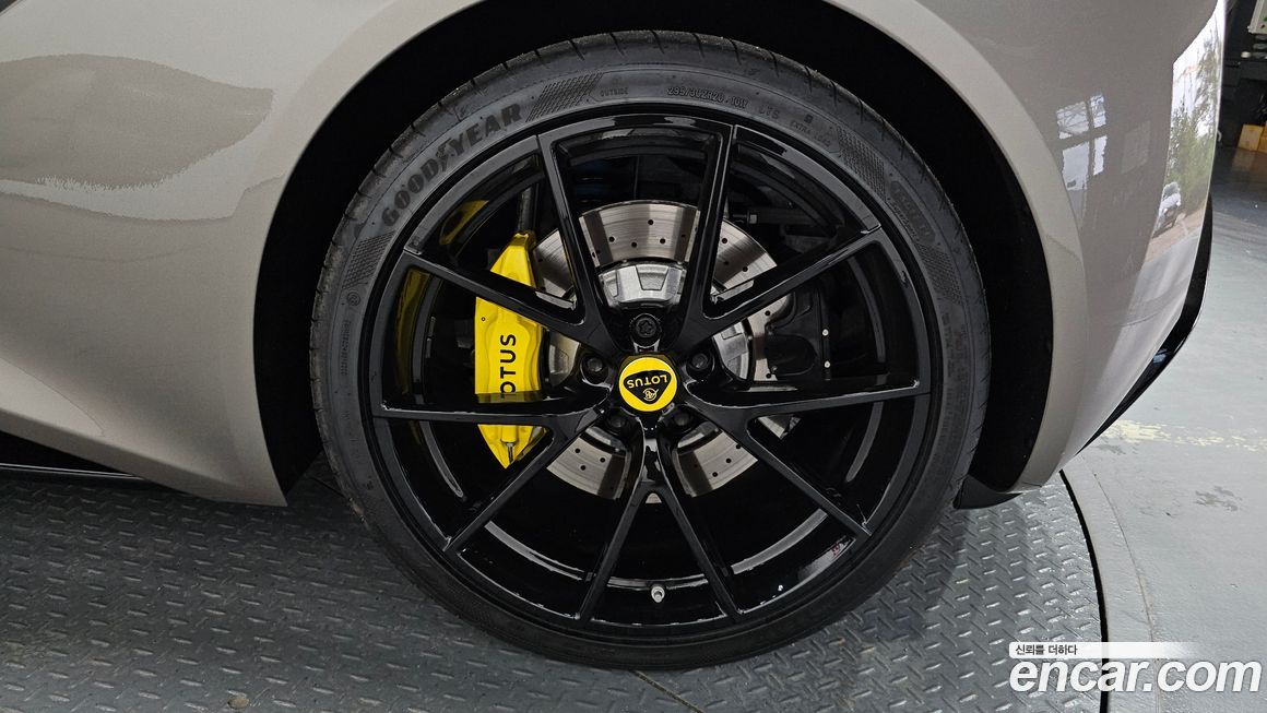 Lotus Emira 2024