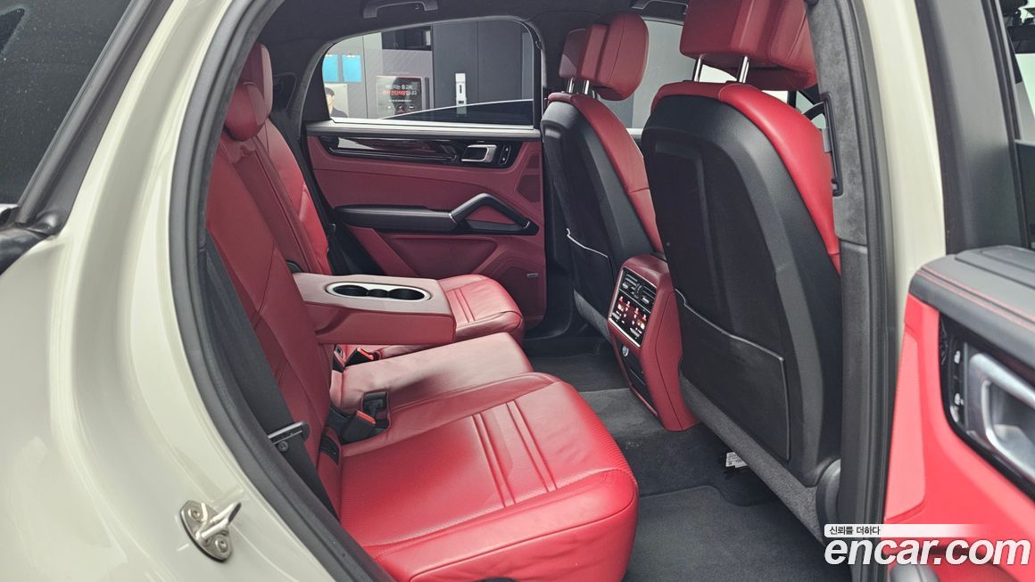 Porsche Cayenne 2021