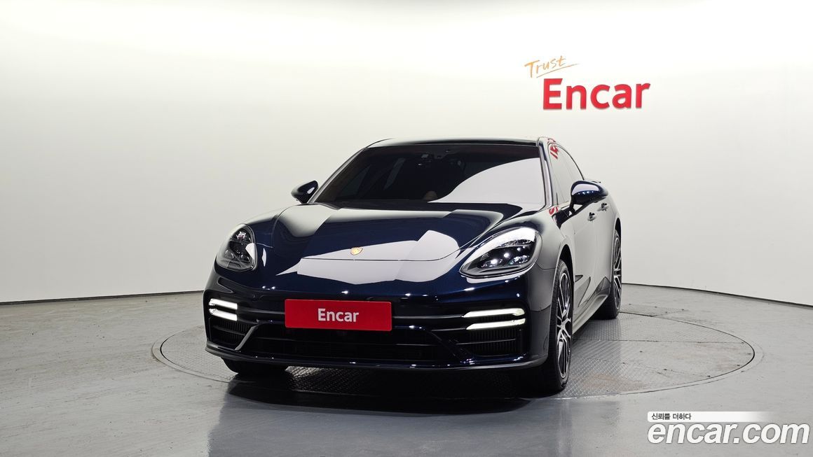 Porsche Panamera 2021