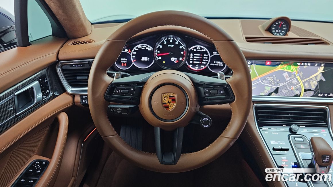 Porsche Panamera 2021