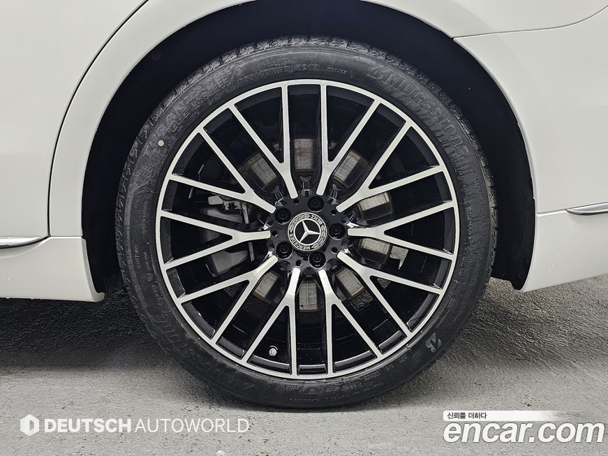 Mercedes-Benz S-Class 2024