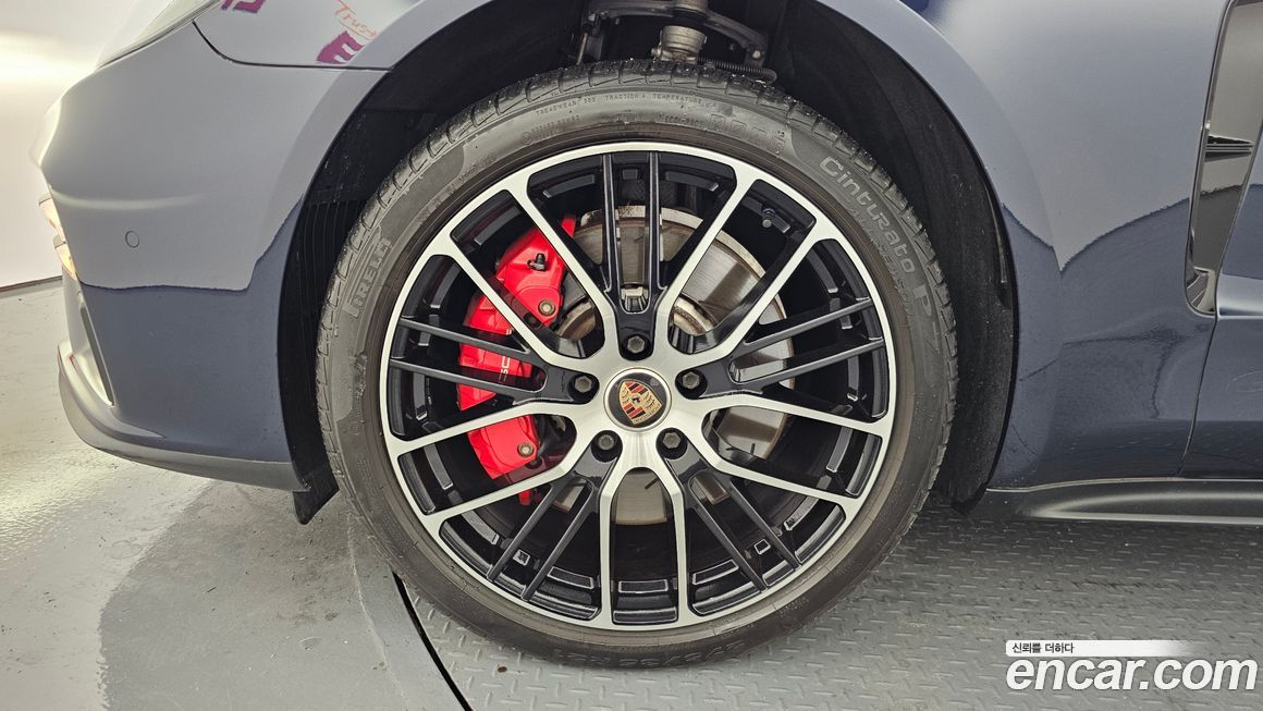 Porsche Panamera 2021