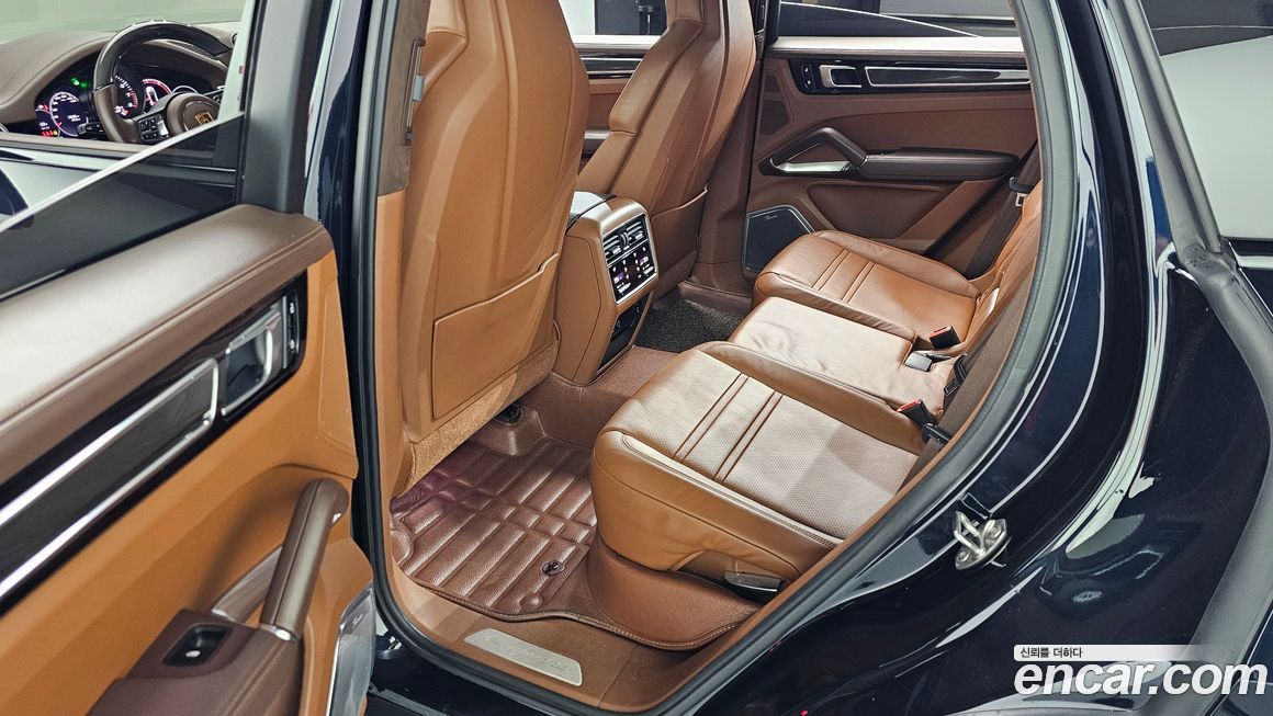 Porsche Cayenne 2021