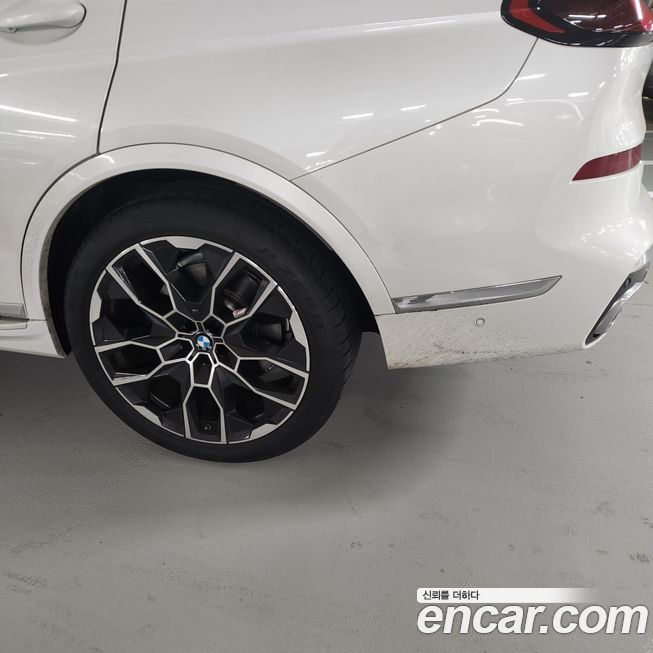 BMW X7 2025