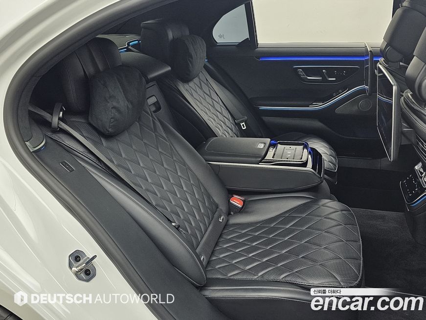 Mercedes-Benz S-Class 2024