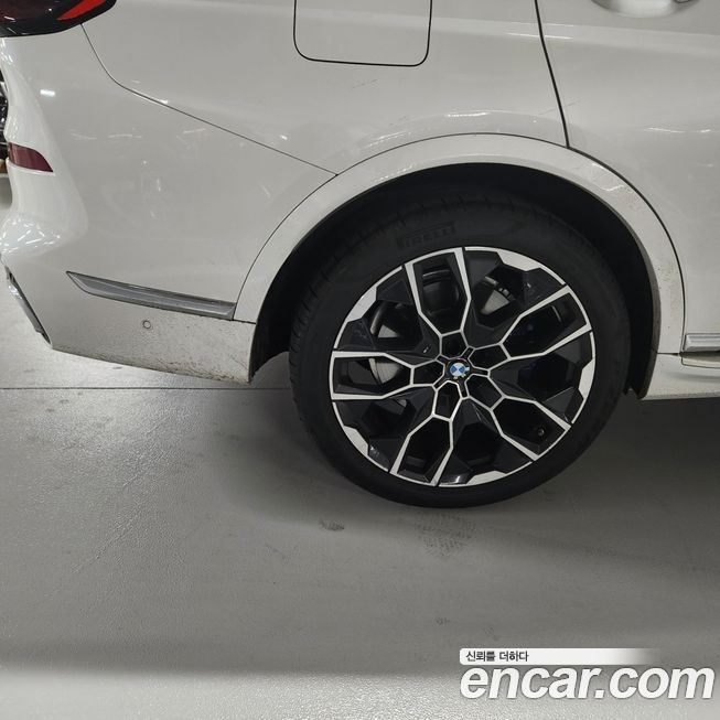 BMW X7 2025