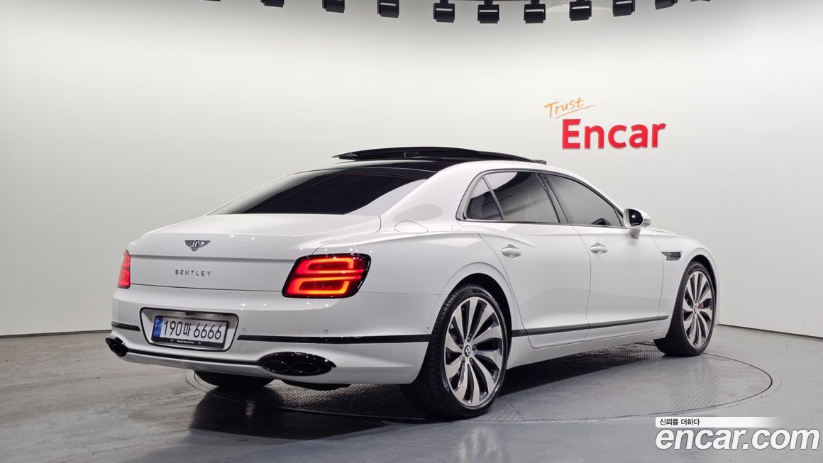 Bentley Flying Spur 2022