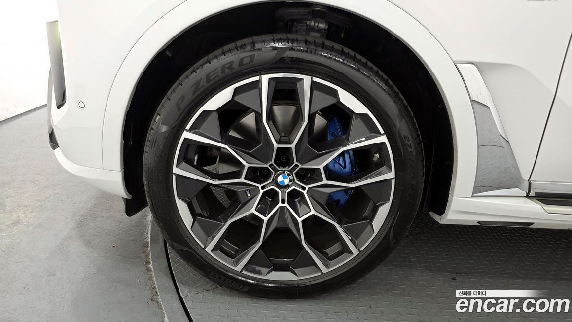 BMW X7 2025