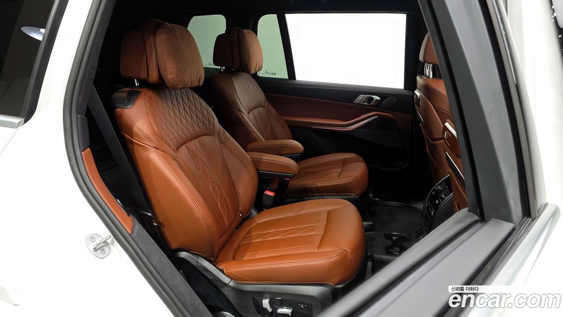 BMW X7 2025