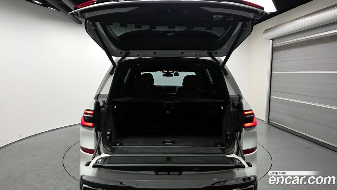 BMW X7 2025