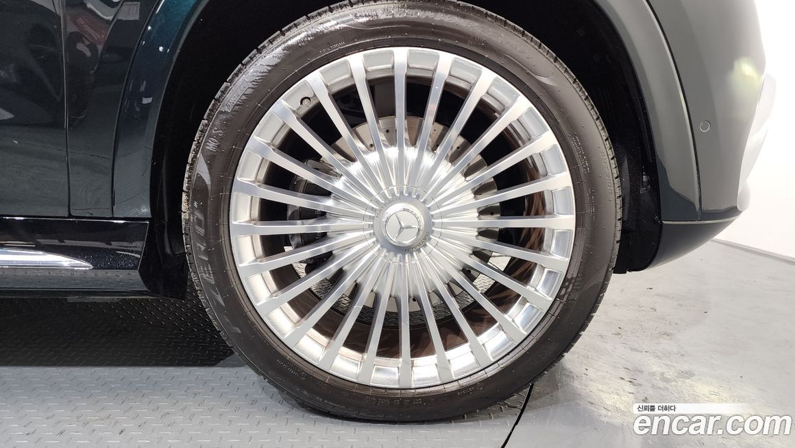 Mercedes-Benz GLS-Class 2023