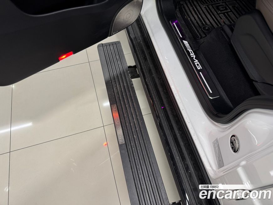 Mercedes-Benz G-Class 2024